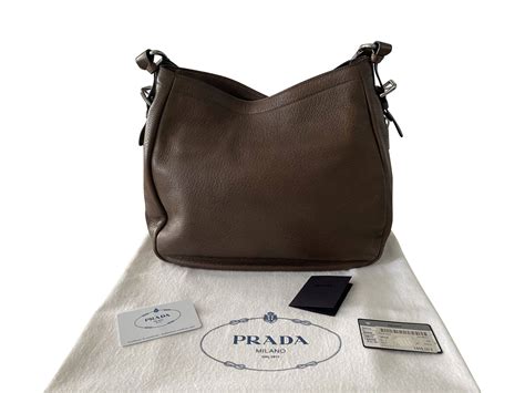 prada ledertasche herren braun|Taschen in Braun von Prada für Herren .